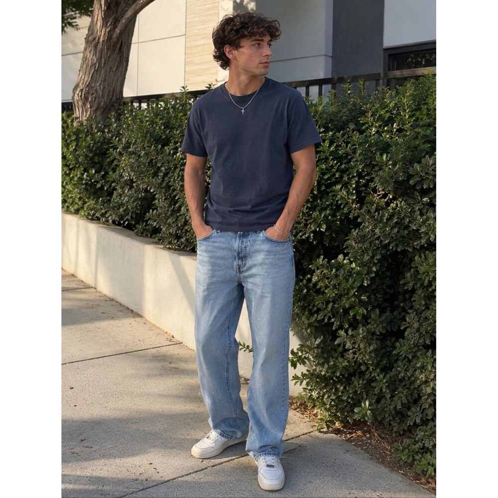 Levi's 501 Jeans Men's 32/32 Light wash Y2K Relaxed Casual Outdoors Minimalist